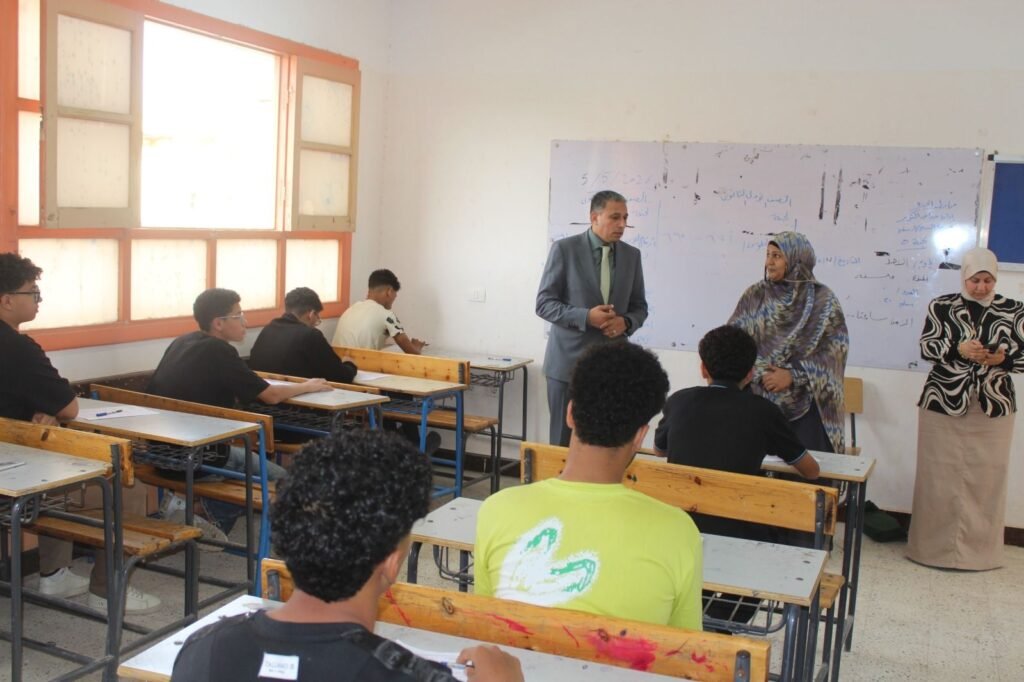 img-20260517-wa00316035940847855184176-1024x682 مدير " تعليم الجيزة" يتفقد لجان امتحانات نهاية العام بحدائق أكتوبر ويوجه بتوفير مناخ آمن ومستقر للطلاب