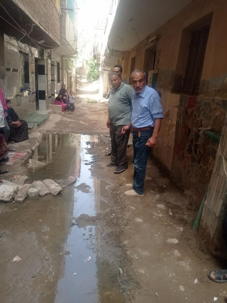 img-20260521-wa00038492090895754597658-766x1024 إستجابة لشكوى المواطنين : مدير إدارة المرافق بأبو النمرس يفحص ضرر تسرب المياه بطموه