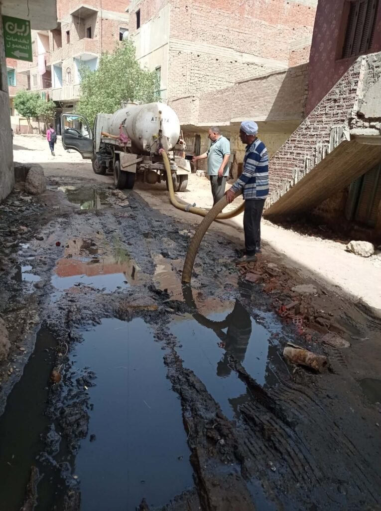 img-20260521-wa00041091462613966651993-765x1024 إستجابة لشكوى المواطنين : مدير إدارة المرافق بأبو النمرس يفحص ضرر تسرب المياه بطموه