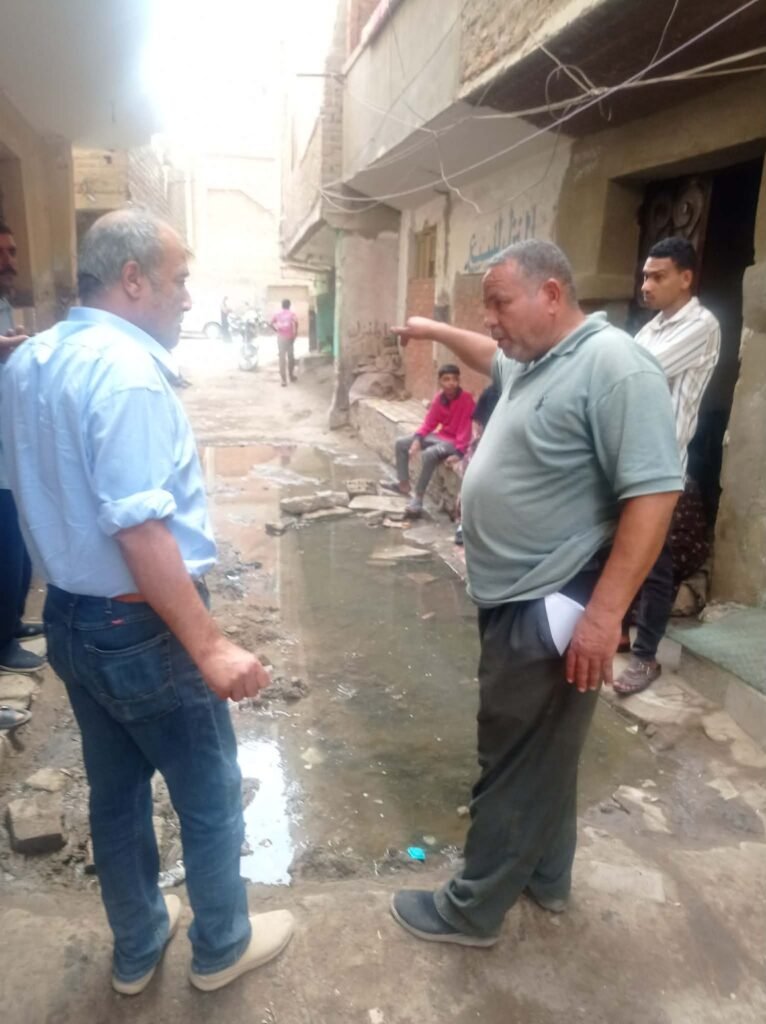 img-20260521-wa00057324249120125093343-766x1024 إستجابة لشكوى المواطنين : مدير إدارة المرافق بأبو النمرس يفحص ضرر تسرب المياه بطموه