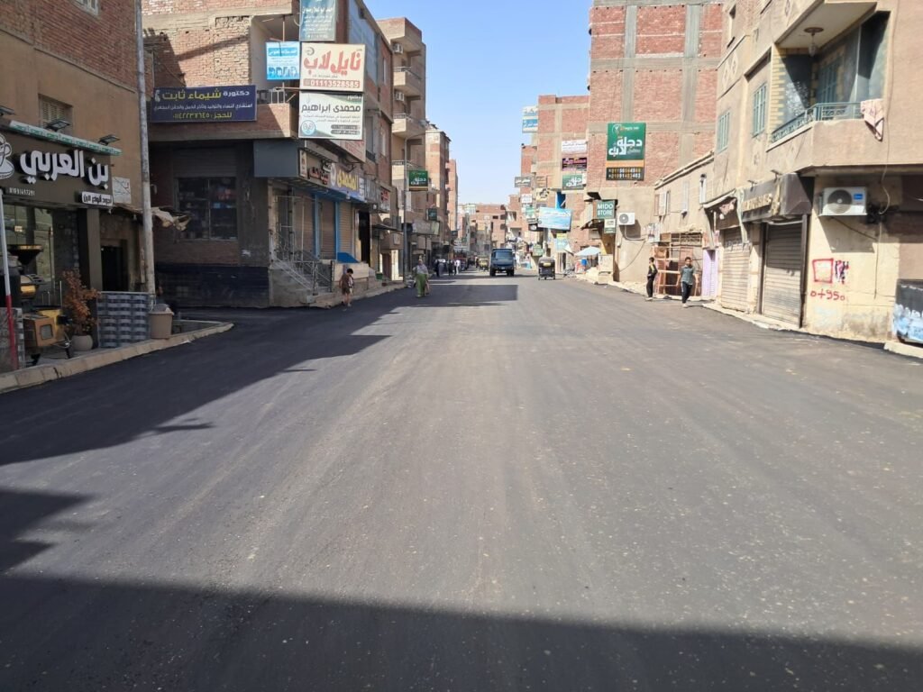img-20260521-wa00093717411054342744943-1024x768 رئيس مدينة أبو النمرس بالجيزة يقف على تنفيذ رصف الطبقة الرابطة بشارع علي سلامة بالمنوات