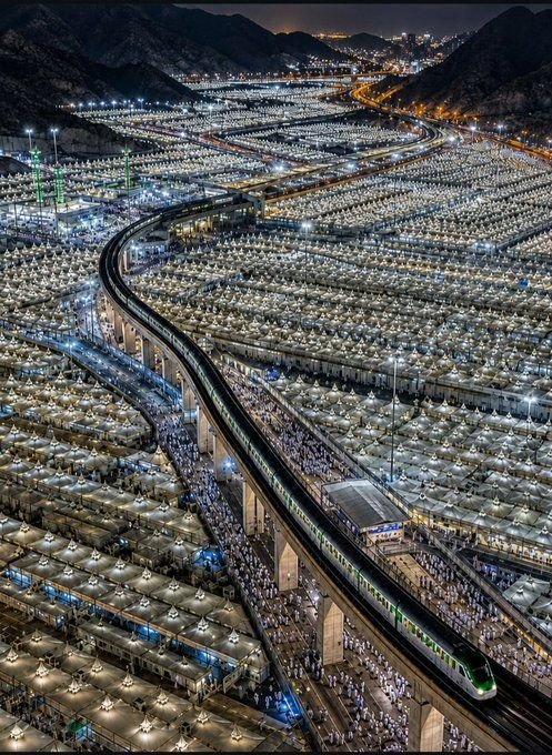 فكيف إذا صُبغت شعيرة… الحج بصبغة وحدة الأمة وتجلّي القيم الإنسانية