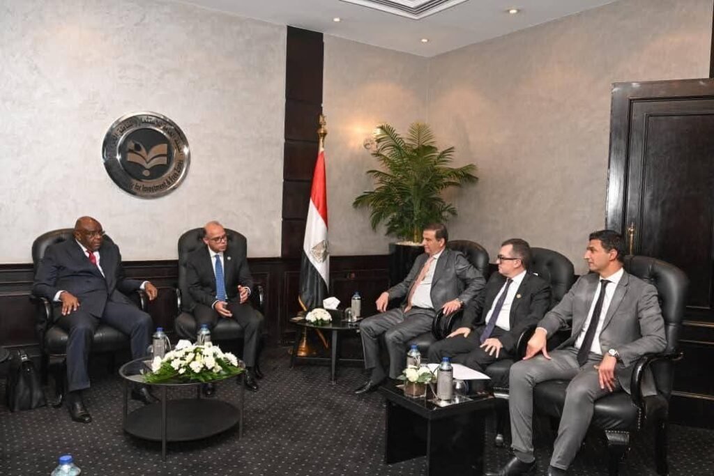 fb_img_1781183004075824017120674391980-1024x683 وزير الاستثمار والتجارة الخارجية ونائب رئيس الوزراء الكونغولي يترأسان مائدة مستديرة لتعميق التعاون الاستثماري والتجاري بين البلدين