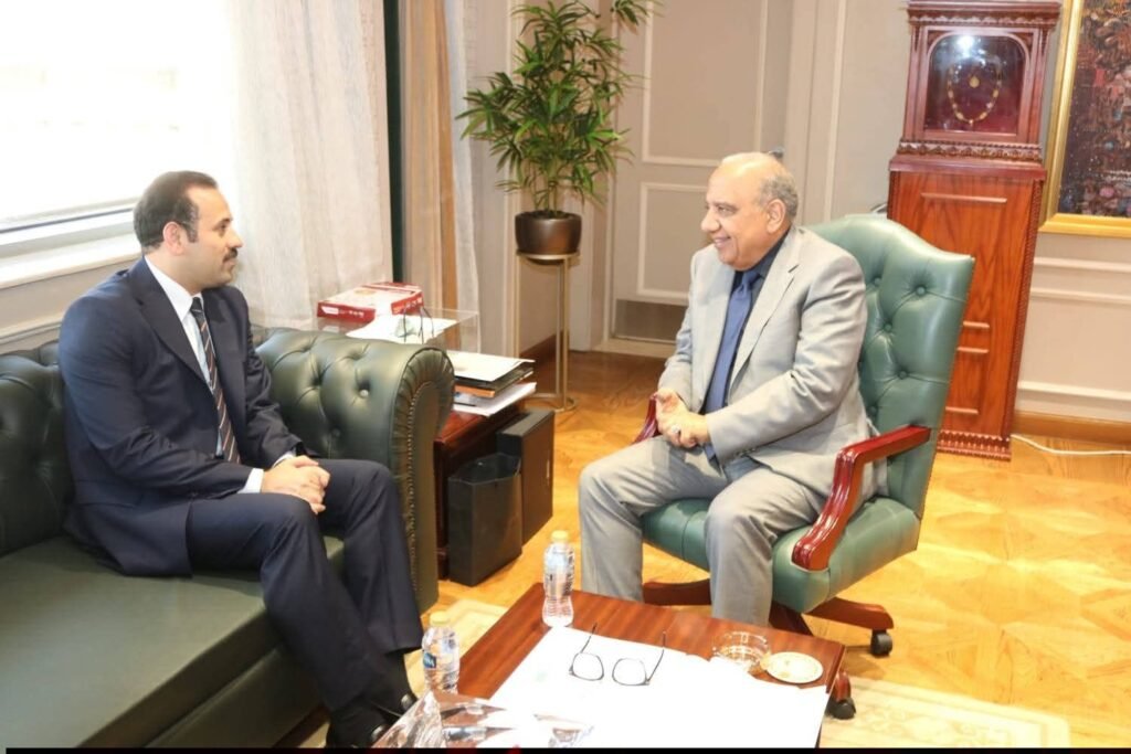 fb_img_17811831125204336715821577756189-1024x683 وزير الكهرباء والطاقة المتجددة ومدير جهاز مستقبل مصر للتنمية المستدامة يبحثان العمل المشترك والتنسيق والتعاون لتنفيذ مشروعات طاقة شمسية قدرة 2320 ميجاوات، ومحطات بطاريات تخزين الطاقة سعة 2000 ميجاوات ساعة