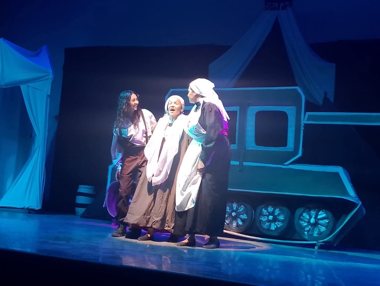 وسط حضور جماهيري كبير قومية أسيوط تقدم العرض المسرحى ” الهجانة”