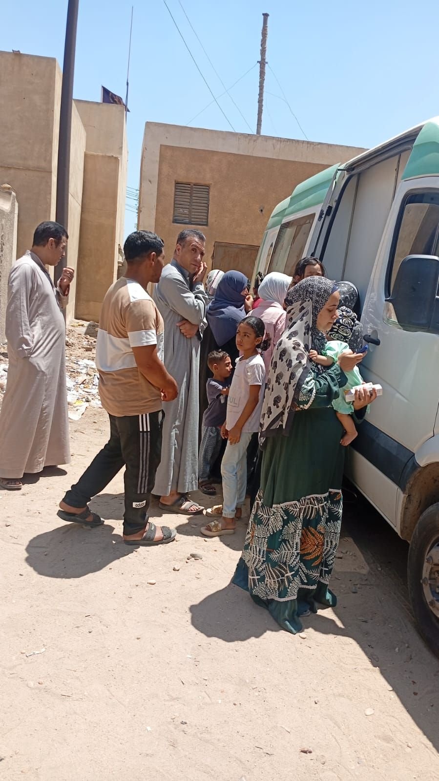 محافظة الجيزة: قافلة طبية لتقديم خدمات الكشف وصرف العلاج مجاناً لأهالى قرية أبو غالب