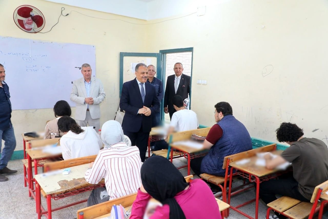 من داخل لجان امتحانات الثانوية العامة رسائل طمأنة ودعم لأبناء الشرقية في أول أيام الامتحانات