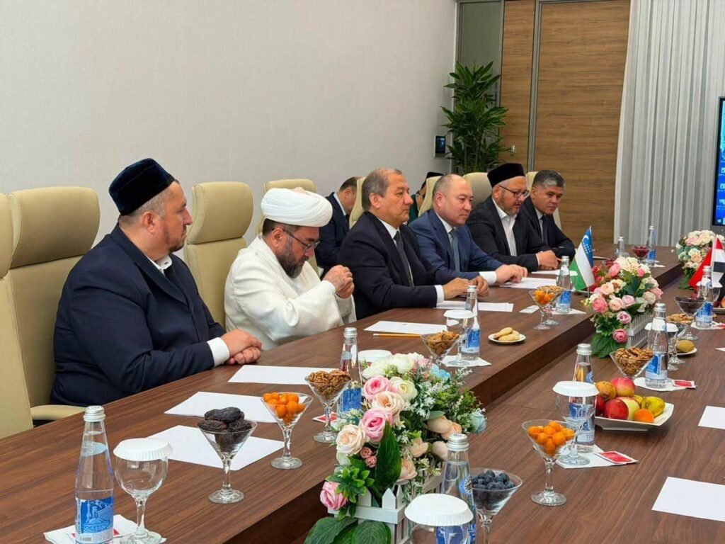 fb_img_17835166345626998695620722161042-1024x768 مستشار الرئيس للشئون الدينية والمفتي ورئيس اللجنة الدينية يستقبلون وزير الأوقاف في أوزبكستان