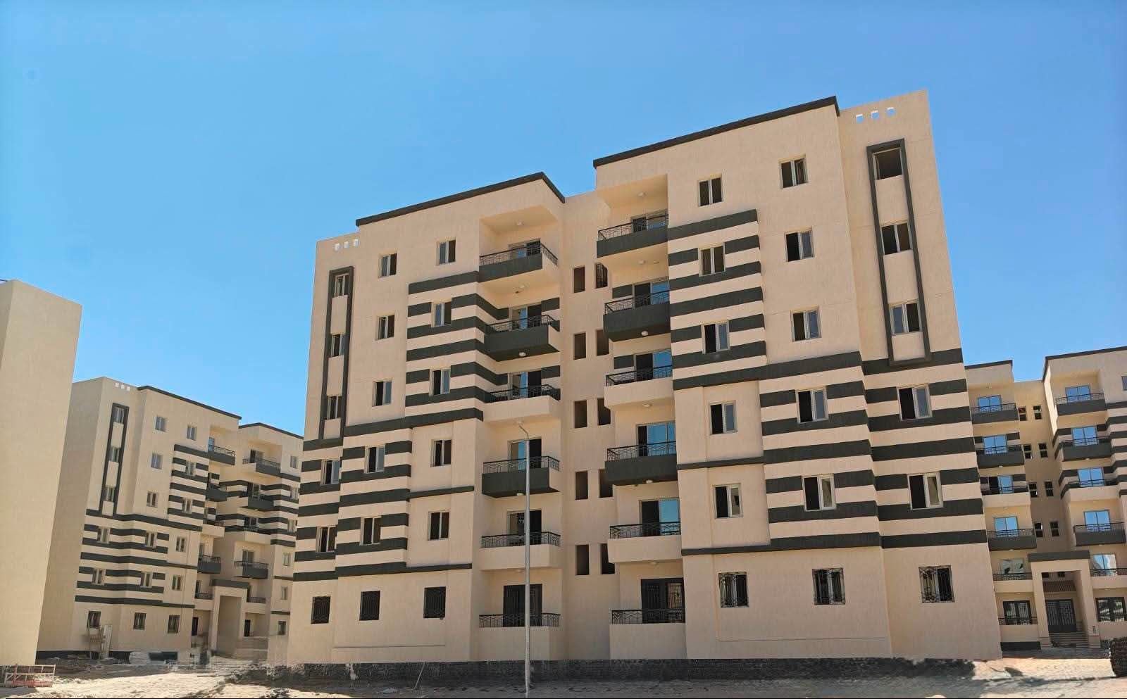وزيرة الإسكان تتابع موقف تنفيذ عدد من المشروعات السكنية والخدمية بمدن قنا الجديدة والمنيا الجديدة والعبور وسوهاج الجديدة