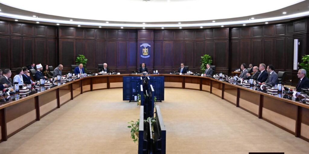 fb_img_1784198158840989729377787594074-1024x512 مدبولي: جار تنفيذ تكليفات فخامة الرئيس بشأن العمالة غير المنتظمة والمهن الحرة والعاملين بالخارج وحصولهم على الحماية الاجتماعية والرعاية الصحية