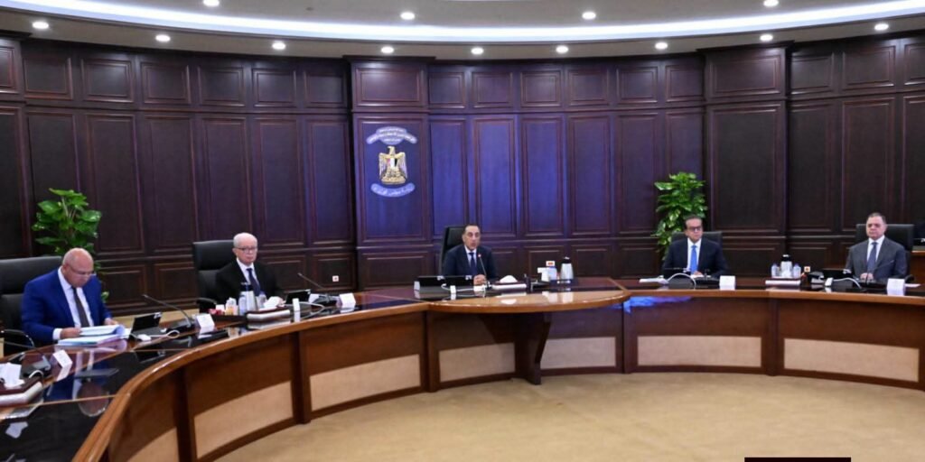 fb_img_17841981613418996102209722332808-1024x512 مدبولي: جار تنفيذ تكليفات فخامة الرئيس بشأن العمالة غير المنتظمة والمهن الحرة والعاملين بالخارج وحصولهم على الحماية الاجتماعية والرعاية الصحية