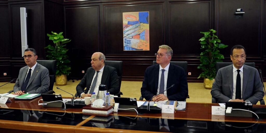 fb_img_17841981696992940710582234228502-1024x512 مدبولي: جار تنفيذ تكليفات فخامة الرئيس بشأن العمالة غير المنتظمة والمهن الحرة والعاملين بالخارج وحصولهم على الحماية الاجتماعية والرعاية الصحية