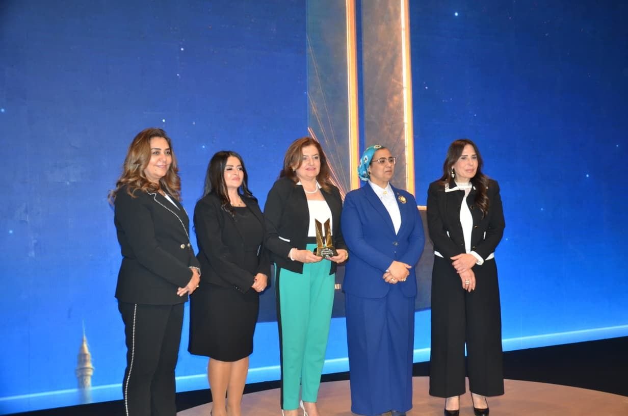 بالصور.. تكريم الدكتورة هالة المنوفي ضمن قائمة «الخمسين سيدة الأكثر تأثيرا» في قمة مصر للأفضل 2026