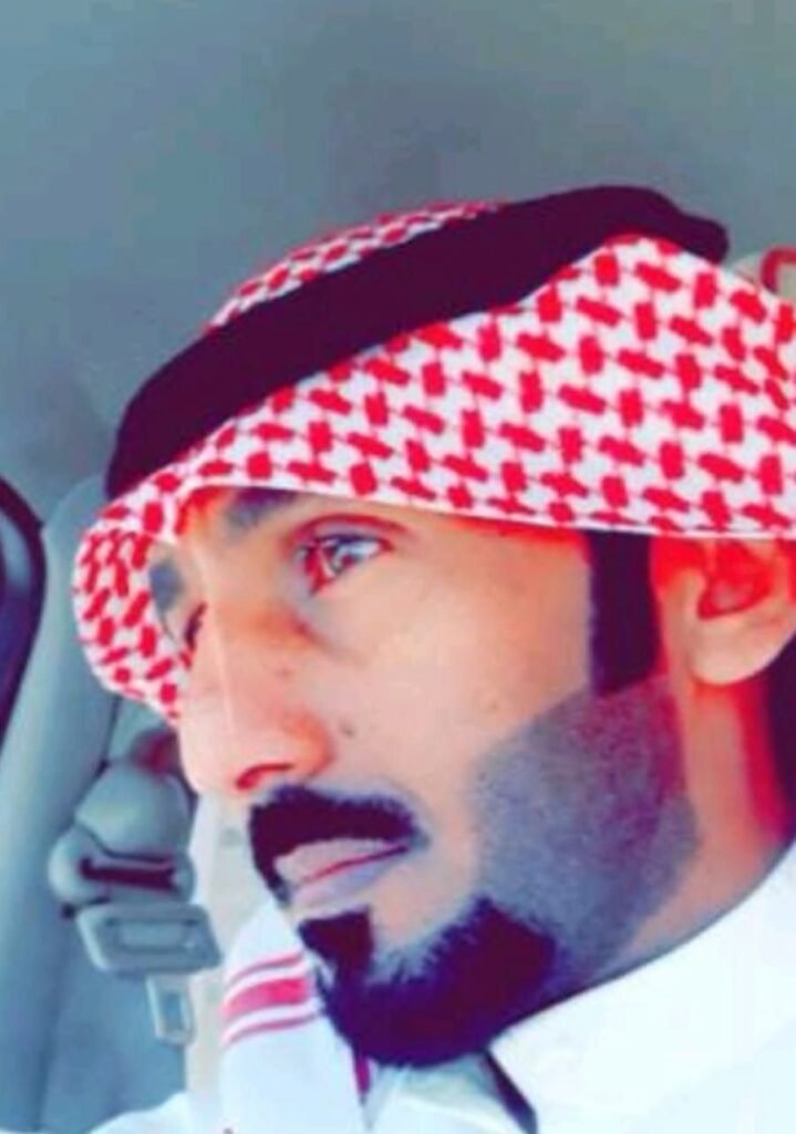 img-20260718-wa00025918607934301044518-719x1024 بعدسة الحب والمعرفة.. كيف أعاد حسين محمد آل سليم إحياء ثقافة المكشات؟