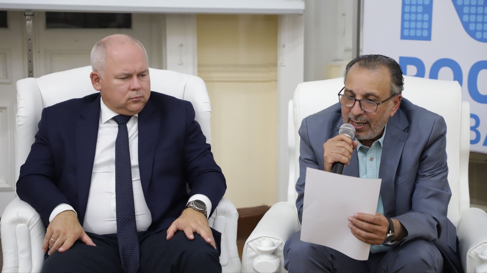 الصداقة الروسية تحتفي برواد الخريجين