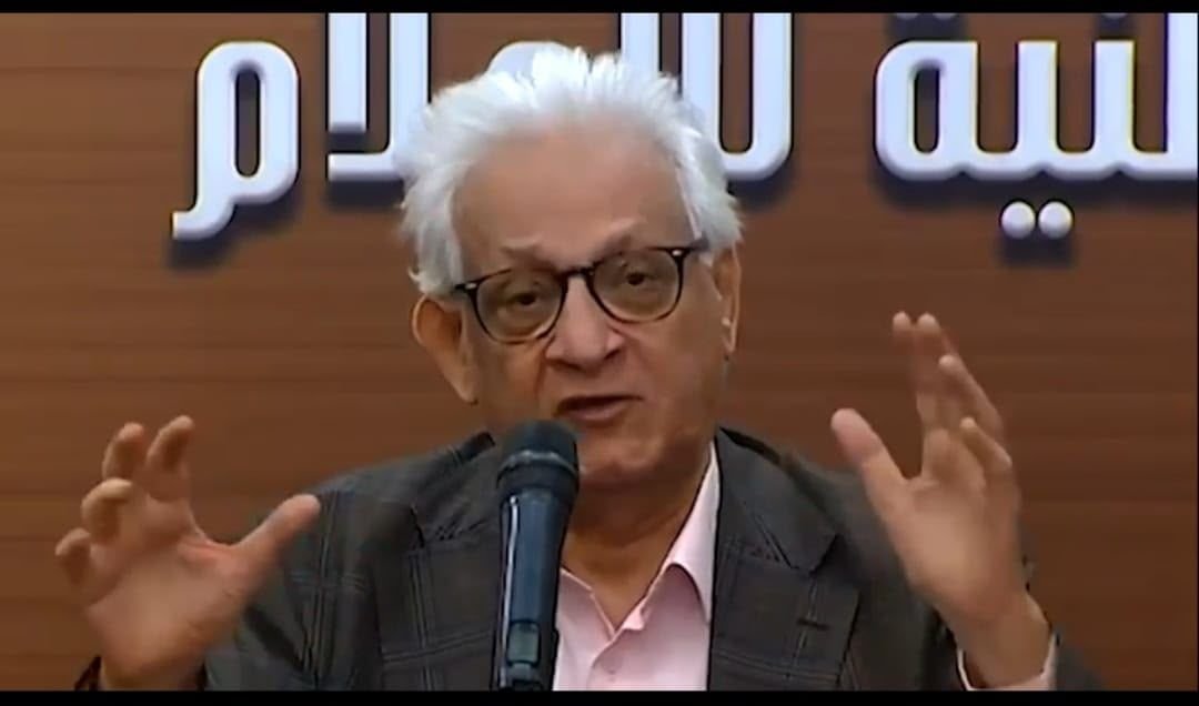 في ذكري ثورة يوليو <br>عبد الله السناوي يتحدث عن محمد حسنين هيكل علي شاشة القناة الأولي