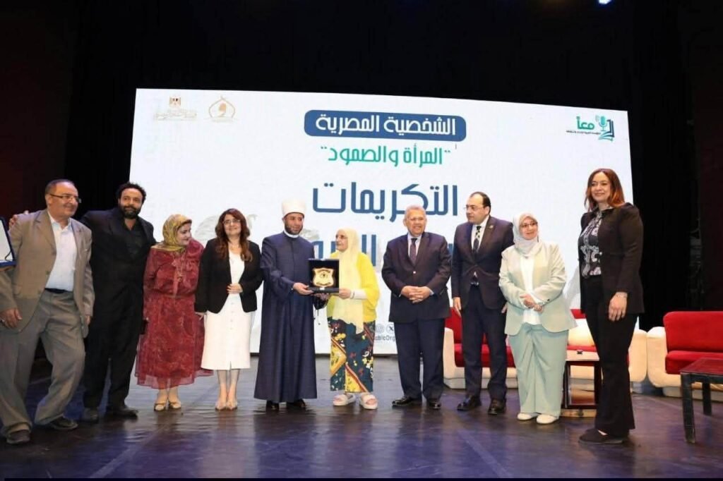 img-20260729-wa00481858166614914977042-1024x682 وزير الأوقاف يكرم الدكتورة آمال إسماعيل خلال فعاليات صالون "الشخصية المصرية"