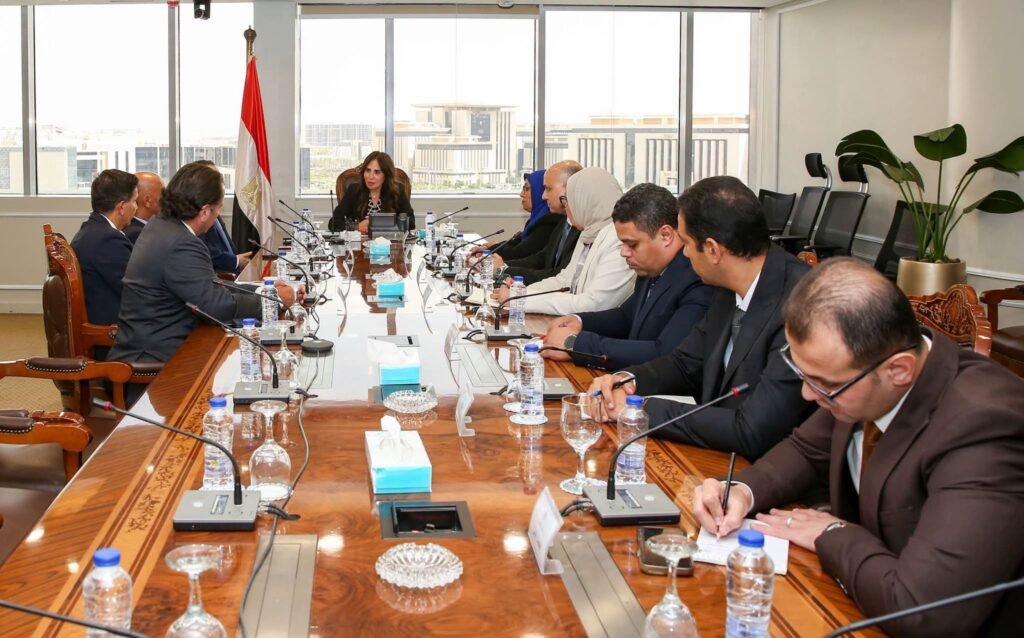 fb_img_17870366113614691598134195260828-1024x638 وزيرة الإسكان تستعرض المقترحات المقدمة من أحد التحالفات العالمية
