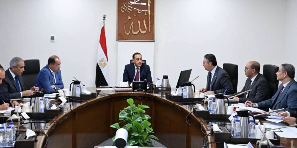 fb_img_17871293932803468601306079690550-1024x512 رئيس الوزراء يستعرض الإجراءات التنفيذية لفض التشابكات المالية بين "المالية" وهيئة السلع التموينية