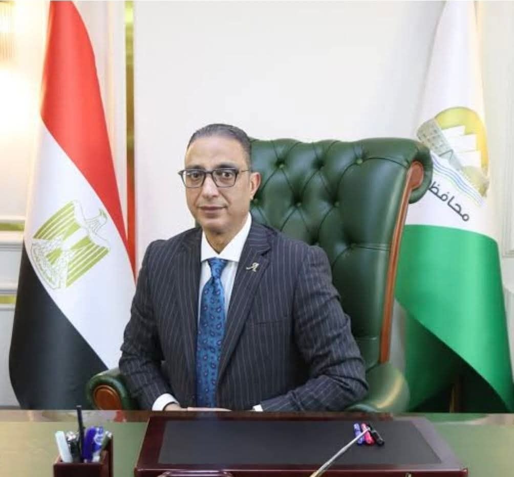محافظ الجيزة ينعى رئيس الوحدة المحلية بقرية ناهيا الذي وافته المنية أثناء أداء واجبه..