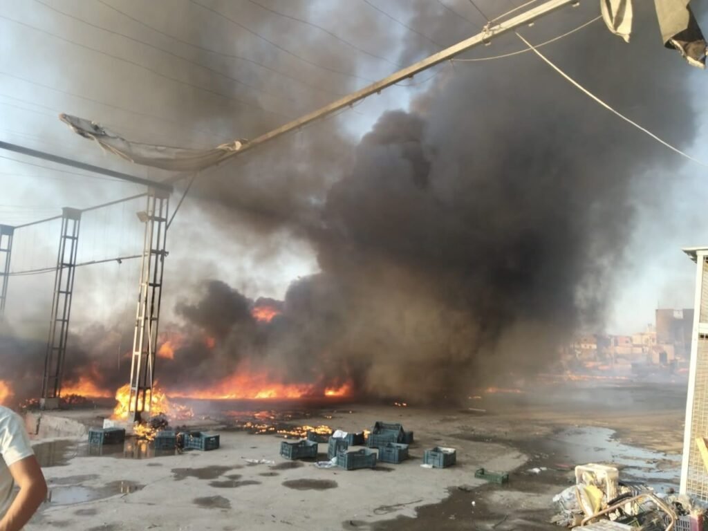 img-20260820-wa01972242486397685634413-1024x768 إصابة ١٤ شخصاً باختناقات إثر إندلاع حريق بمصنع موالح بالشرقية