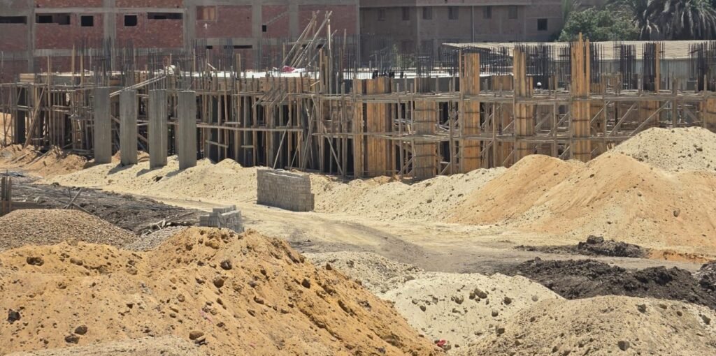 img-20260823-wa00182181747031793056496-1024x510 محافظ الجيزة يتابع معدلات تنفيذ مشروع مجمع المدارس بكعبيش بالهرم