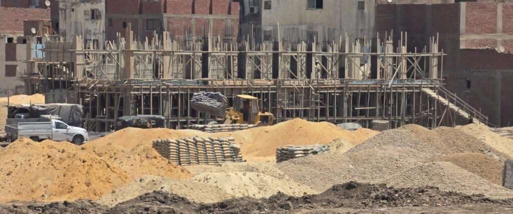 img-20260823-wa00204100178483099508088-1024x427 محافظ الجيزة يتابع معدلات تنفيذ مشروع مجمع المدارس بكعبيش بالهرم