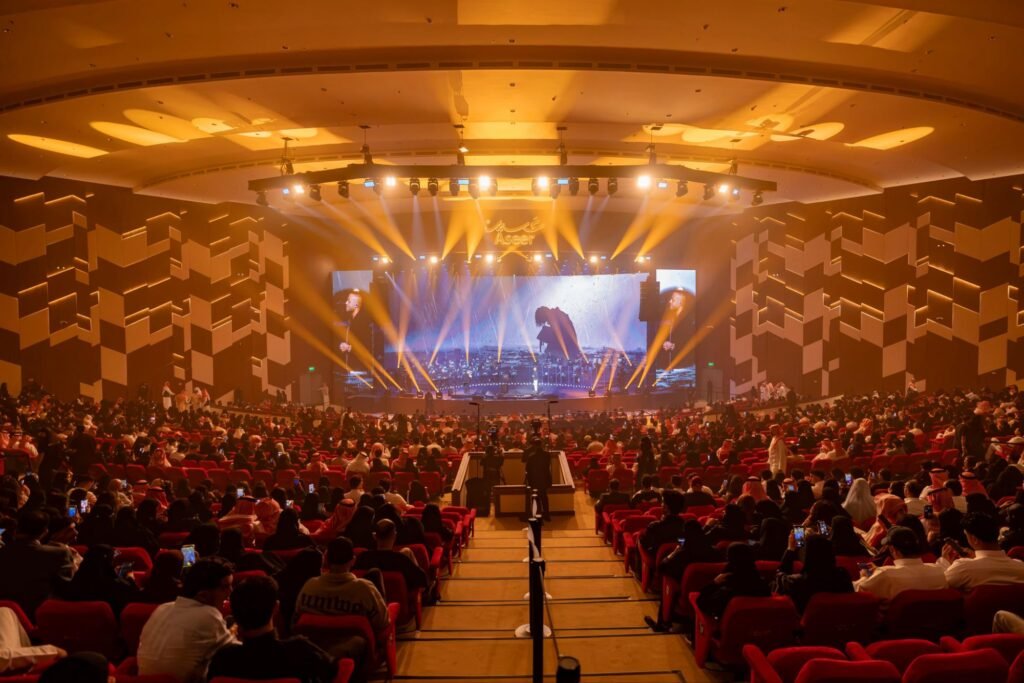 img-20260829-wa00799209636504542320673-1024x683 تامر عاشور ينجح في أولى حفلاته بأبها.. و«هيجيلي موجوع» تستعيد حكايتها مع طريق الحزام