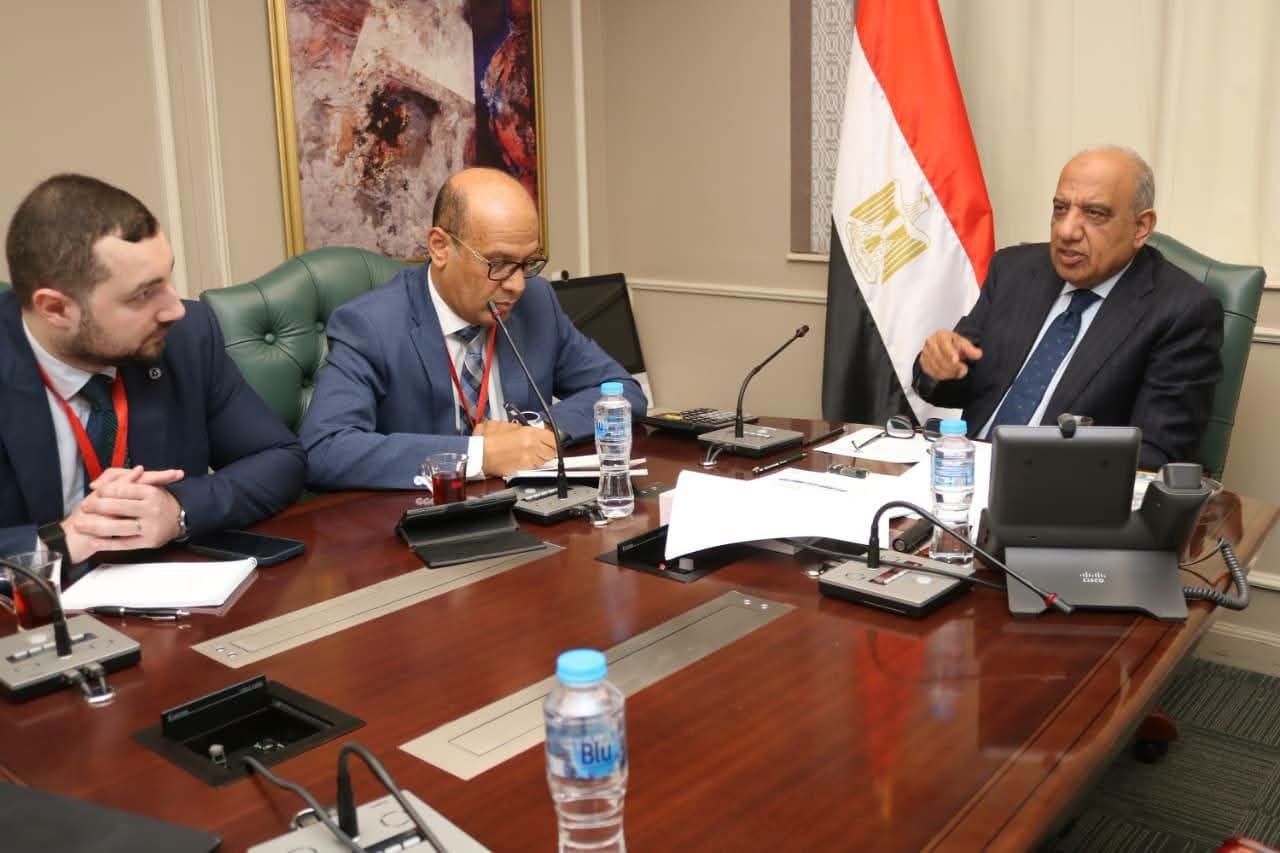 عبر تقنية الفيديو كونفرانس