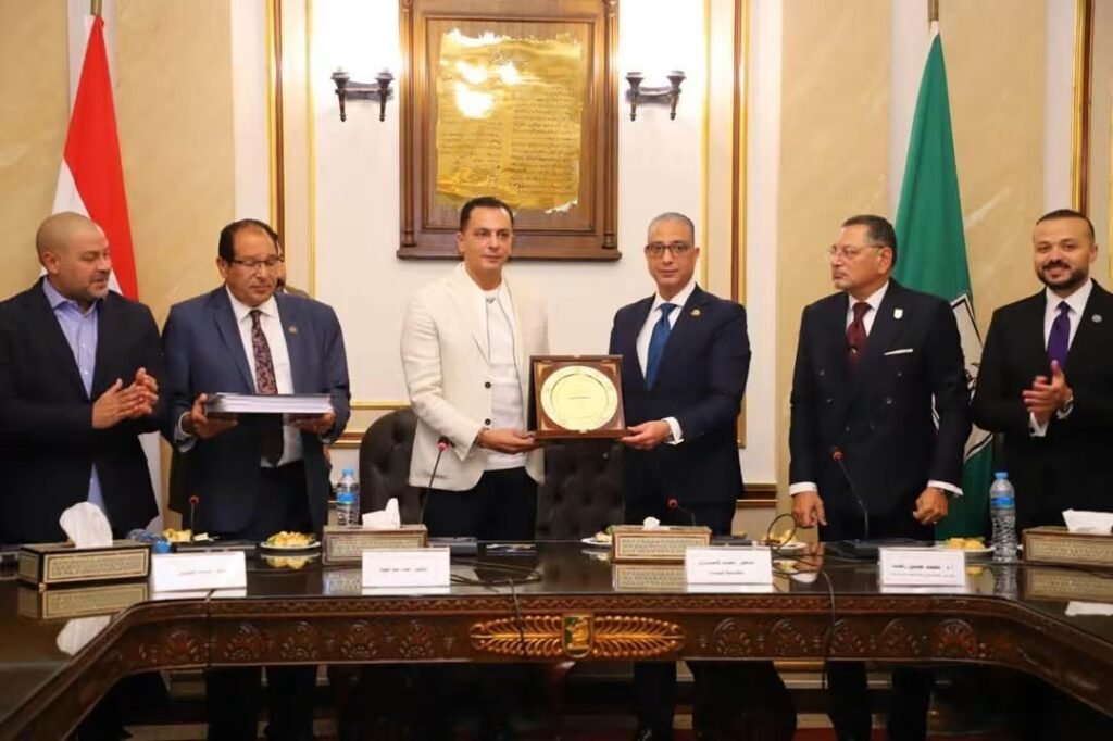 fb_img_17906027995625358613247344897167-1024x682 مستقبل وطن يواصل جولاته الخدمية والتنظيمية بالمحافظات لدعم المواطنين وتلبية احتياجاتهم ويسدد المصروفات الدراسة للطلبة غير القادرين