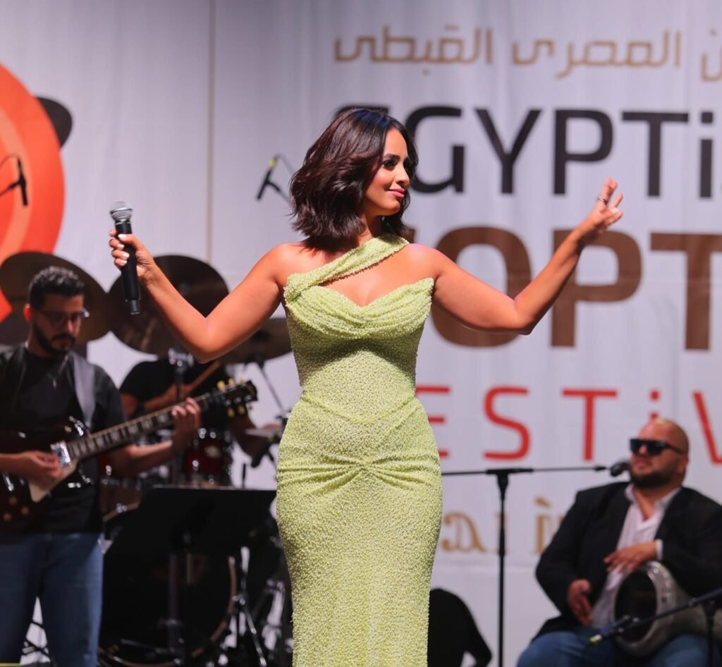 img-20260908-wa00946548516509894509352-1024x946 رنا سماحة تتألق أمام أكثر من 15 ألف متفرج في المهرجان المصري القبطي بكندا..