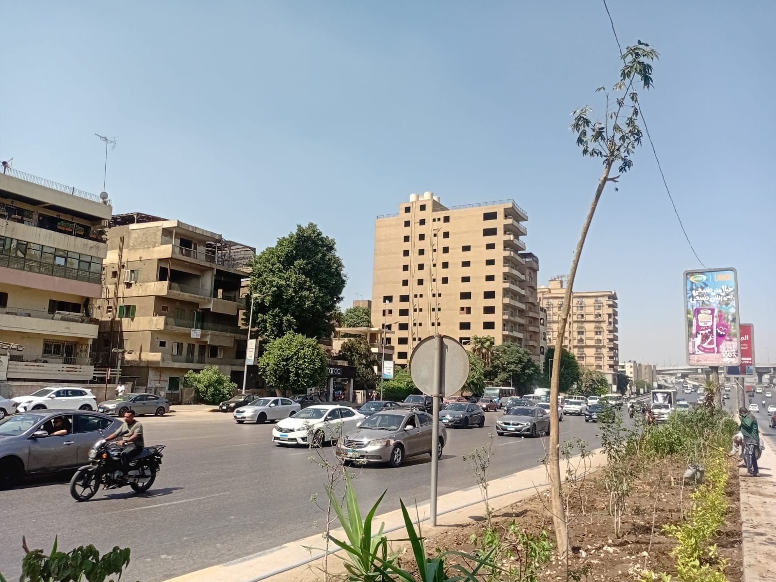 بناء على توجيهات الدكتور أحمد الأنصاري محافظ الجيزة للهيئة العامة للنظافة والتجميل بالجيزة