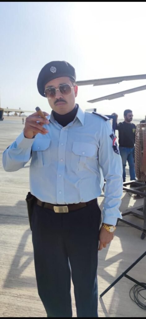 img-20260917-wa00341232925706568800342-471x1024 النجم هشام عاشور..&nbsp; يجسد "غالب" الضابط العراقي<br>في المسلسل العالمي «High Value Target»<br>