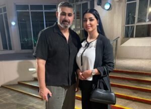 img-20260918-wa00235554135232652138785-300x218 النجمة كلوديا حنا سعيدة بتكريم أحمد حلمي وشريف منير وياسر جلال في مهرجان ظفار الدولي