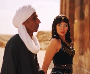 img-20260925-wa01043038391759776342269-300x249 برفقة حارس مقبرة إخناتون.. إيرينا يسري ملكة جمال مصر تروّج للسياحة المصرية من سقارة