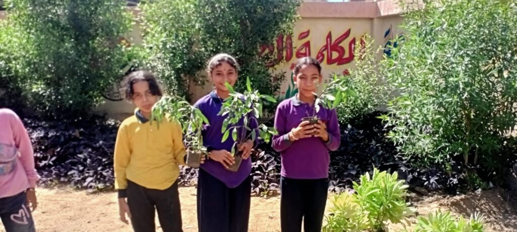 img-20260928-wa00536352982524645062695-1024x460 بناء على توجيهات الدكتور أحمد الأنصاري محافظ الجيزة بتكثيف حملات التوعية البيئية داخل المدارس