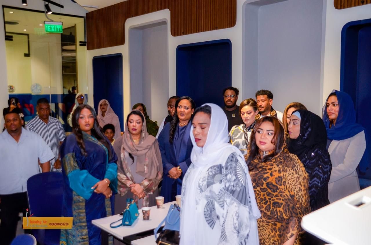 اتحاد الفنانين العرب وشركة MA يكرمان الفنانة والنجمة السودانية العالمية إسلام المبارك في جدة