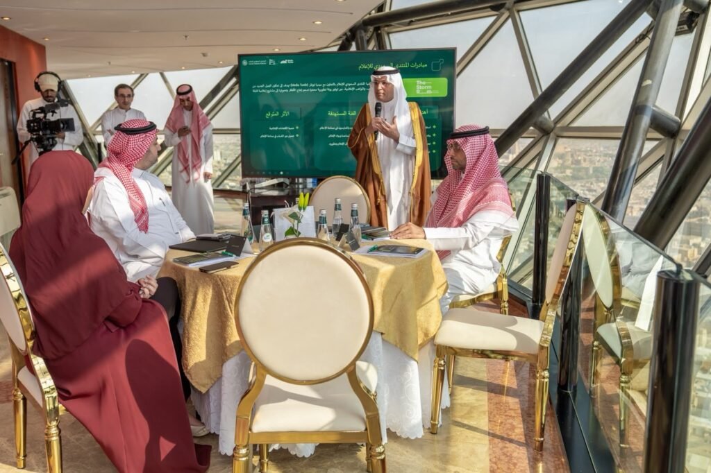 IMG-20261003-WA0083-1024x682 «من الفكرة إلى الأثر» تستعرض مبادرات إعلامية مبتكرة ضمن «The Storm Room» بالمنتدى السعودي للإعلام