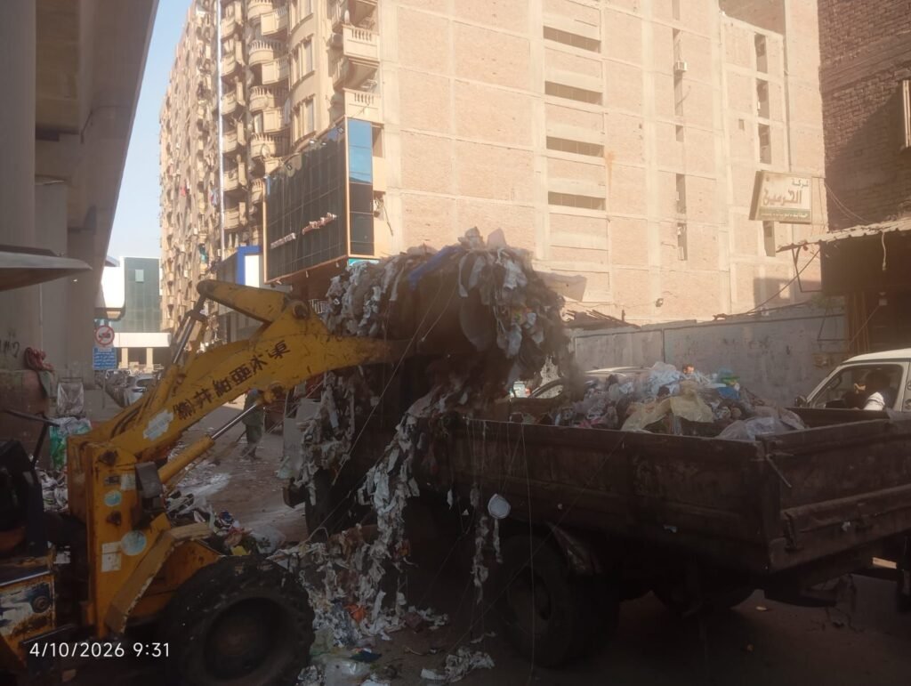 IMG-20261004-WA0017-1024x771 حملات مكثفة لرفع كفاءة النظافة بنطاق حي الوراق بناء على توجيهات الدكتور أحمد الأنصاري محافظ الجيزة