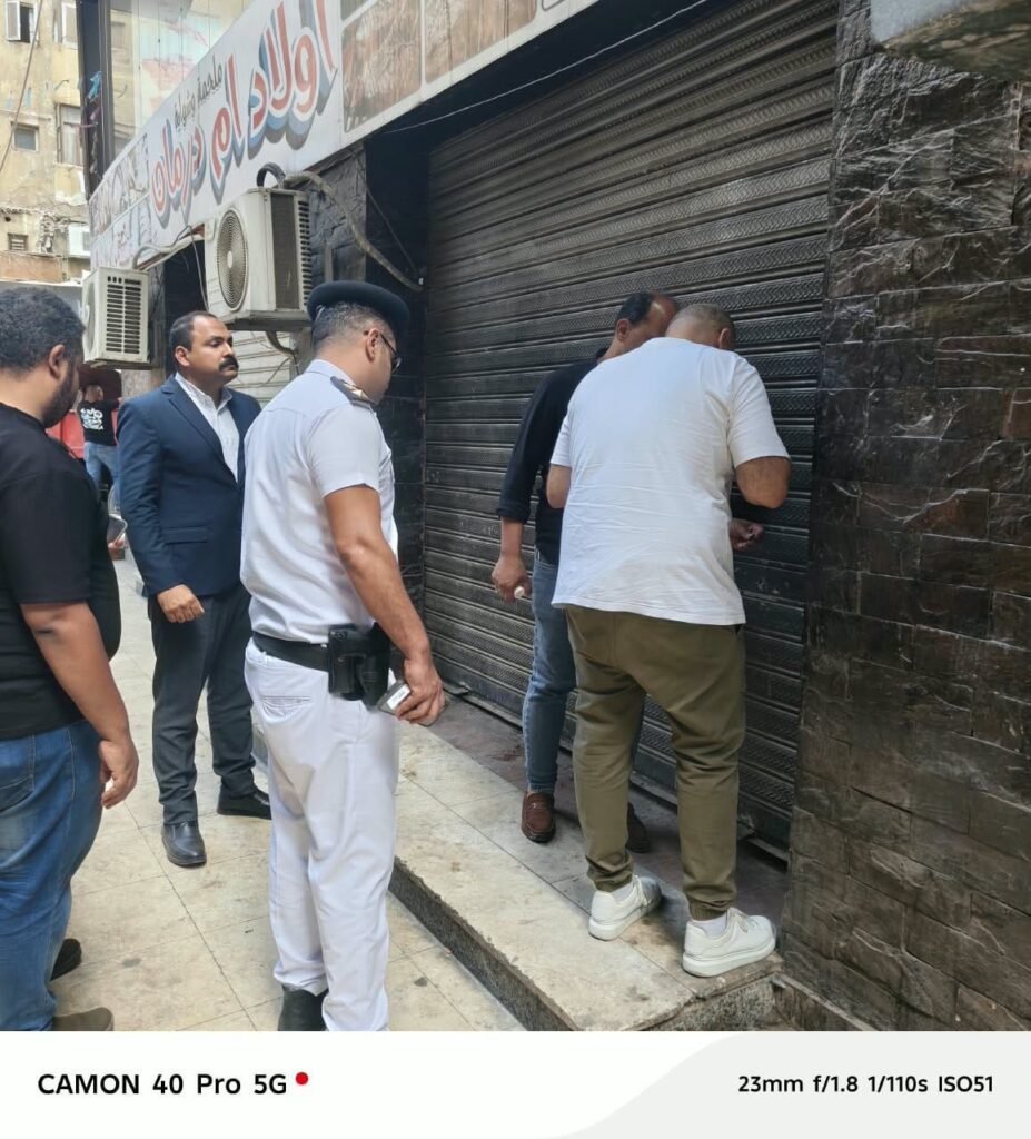 IMG-20261007-WA0073-927x1024 ضبط وإعدام لحوم ومواد غذائية غير صالحة للاستهلاك بالعجوزة
