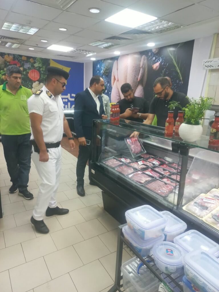 IMG-20261007-WA0079-768x1024 ضبط وإعدام لحوم ومواد غذائية غير صالحة للاستهلاك بالعجوزة