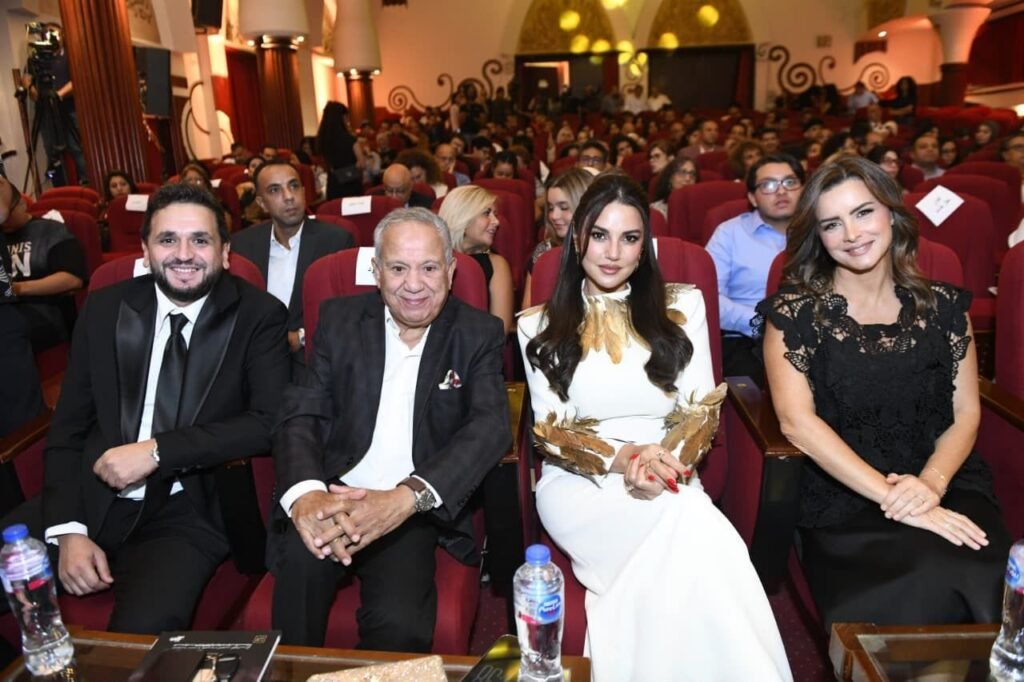 IMG-20261008-WA0045-1024x682 درة تحصد جائزة مهرجان «جيلنا» تقديرًا لمسيرتها وأعمالها الفنية