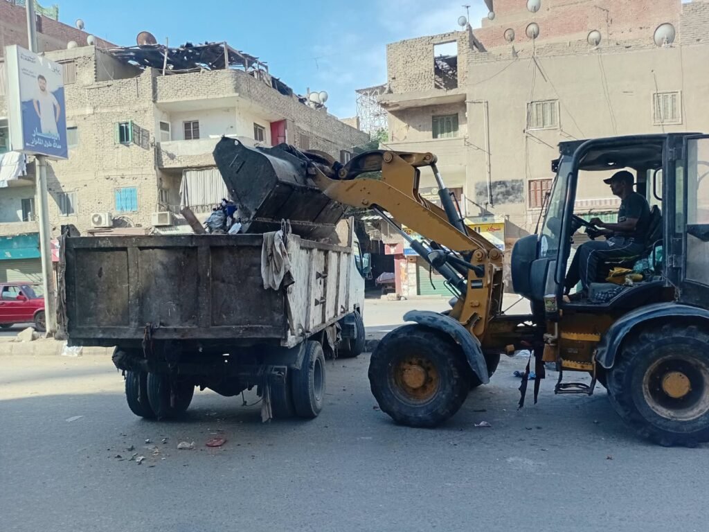 IMG-20261014-WA0022-1024x768 حملات مكثفة لرفع كفاءة النظافة بشارع عثمان محرم بنطاق حي الطالبية والعمرانية
