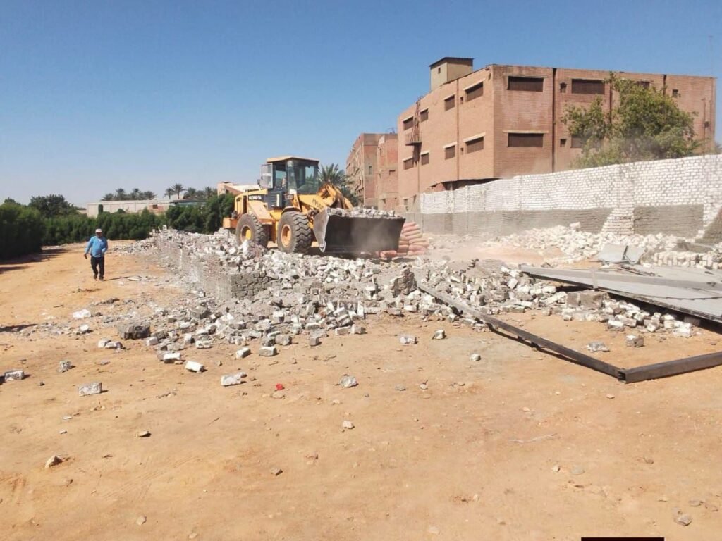 IMG-20261014-WA0092-1024x768 إشغالات أبو النمرس تزيل سورًا مخالفًا بطريق المريوطية على مساحة 1000 متر تمهيدًا لإقامة جمالون