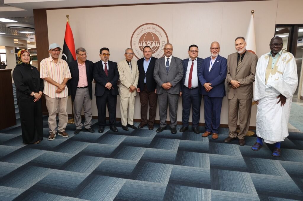 IMG-20261015-WA0067-1024x682 وفد الاتحاد العام للأدباء والكتاب العرب يزور مجلس النواب الليبي ويكرم رئيس ديوانه