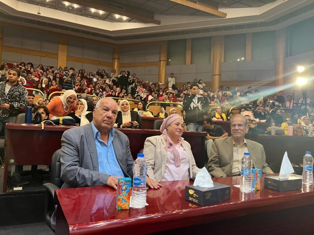 IMG-20261017-WA0015-1024x768 رئيس أكاديمية الفنون تشهد حفل خريجي مدرسة الفنون للتكنولوجيا التطبيقية