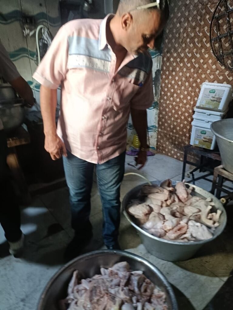IMG-20261020-WA0035-768x1024 محافظة الجيزة تضبط 13 طنًا من اللحوم والمنتجات الحيوانية غير الصالحة للاستهلاك الآدمي ولحوم مذبوحة خارج المجازر الحكومية خلال أسبوعين