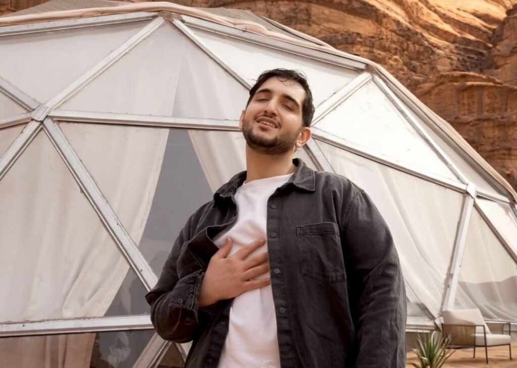 IMG-20261025-WA0000-1024x729 مروان واكيم يطلق «صاير رسّام».. حين يتحوّل الحب إلى فنّ وأغنيات