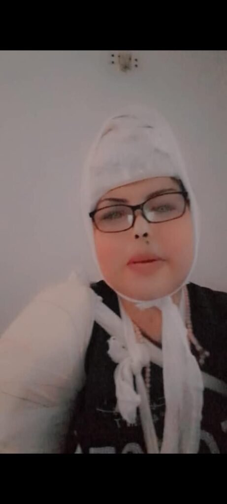 IMG-20261025-WA0113-461x1024 إصابة الفنانة والمطربة  منى فؤاد في حادث تصادم مروع على طريق العاشر من رمضان